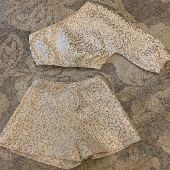 PrettyLittleThings set - Picture 3 of 4